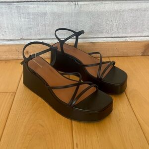 Reformation Platform Sandal: Black, Size 9
